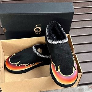 Men’s Ugg Tasman Flame Slippers, Men’s Size 11. SOLD OUT, NO LONGER AVAILABLE!!